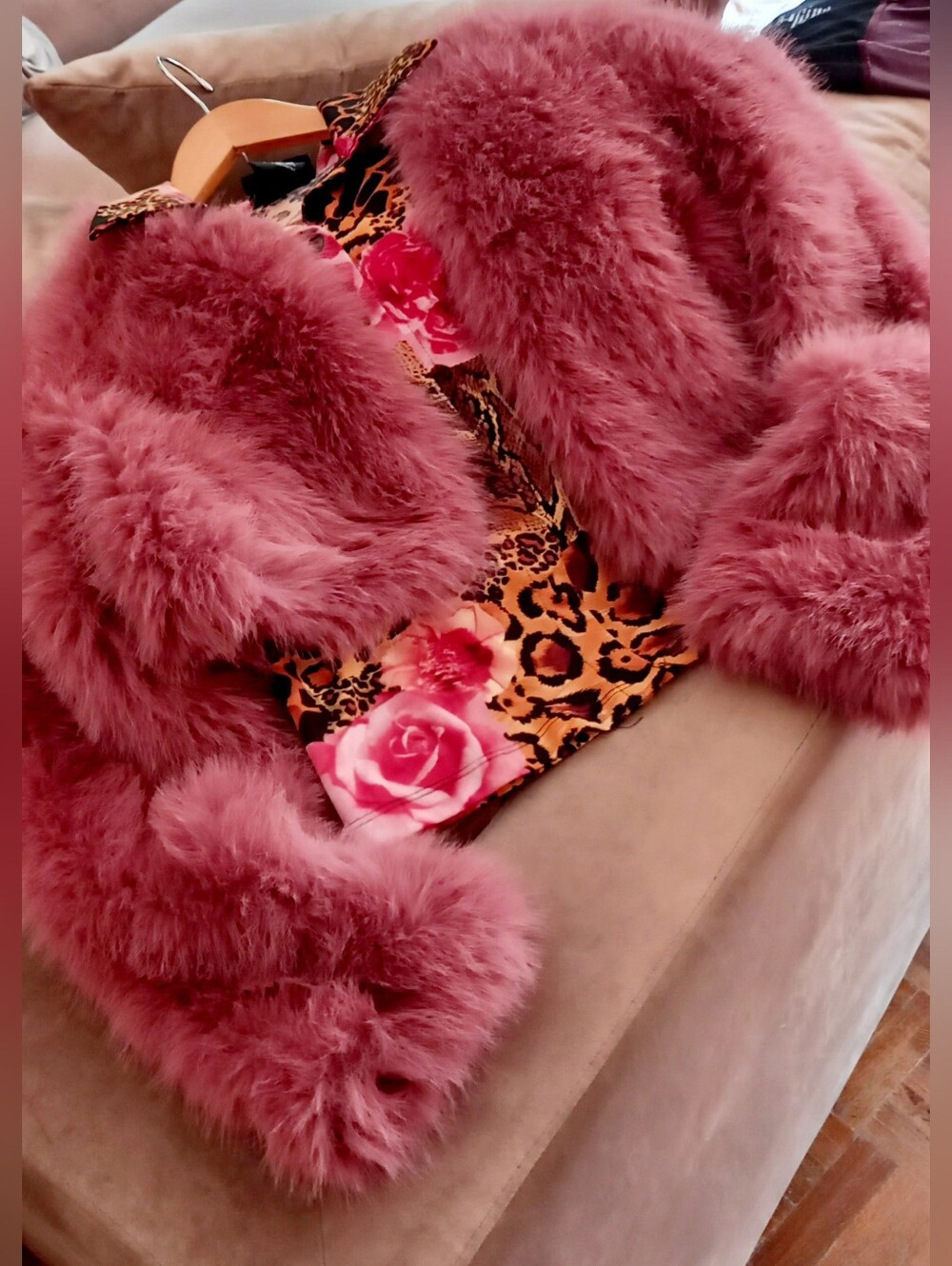 Gorgeous Dusty🌺 Rose Faux Fur Cropped Teddy Jacket